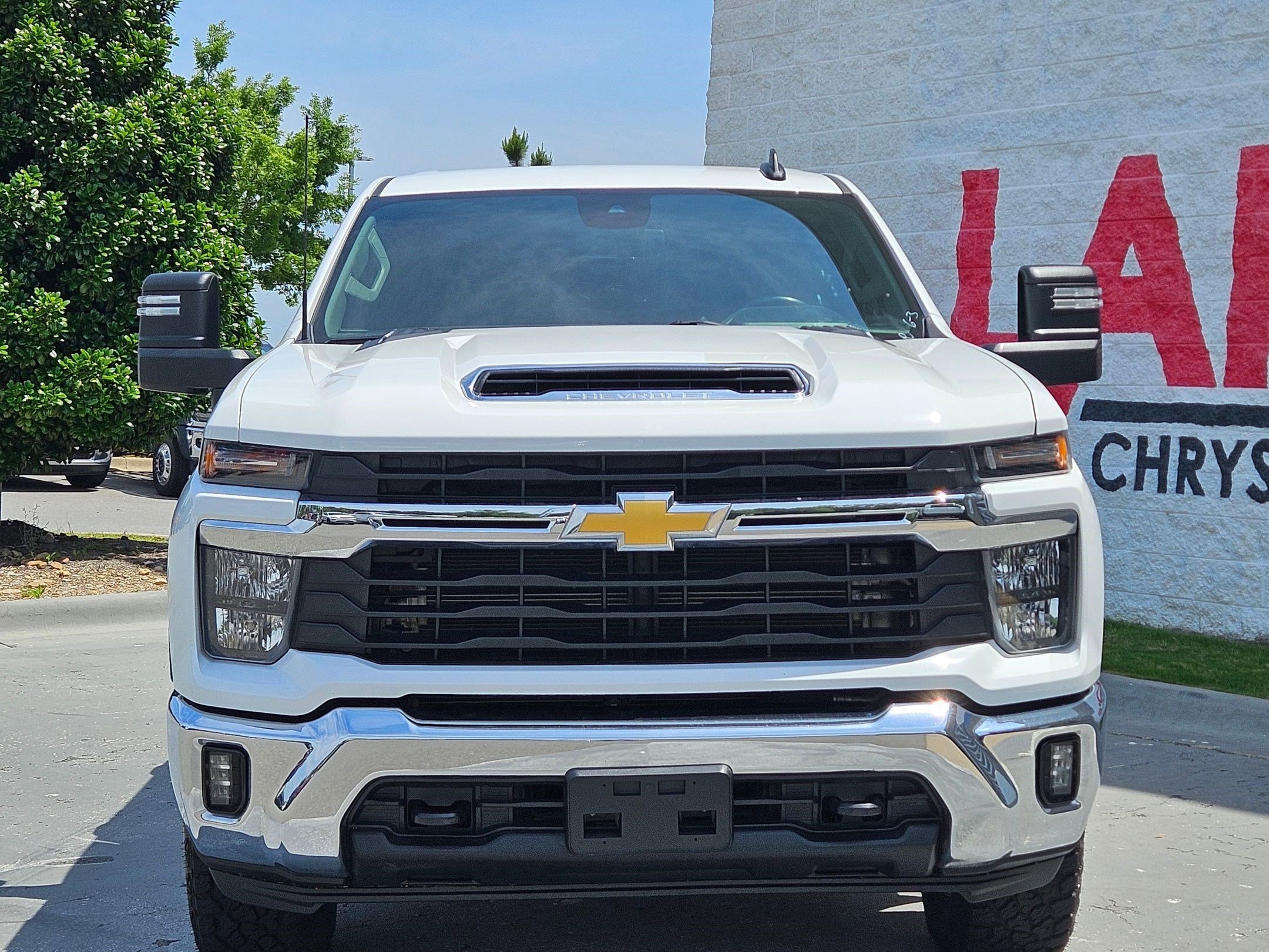 Used 2024 Chevrolet Silverado 2500HD LT with VIN 1GC1YNEY7RF339082 for sale in Little Rock