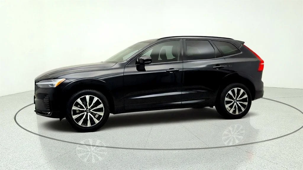Used 2024 Onyx Black Metallic Volvo B5 AWD Core Dark Theme w/ Climate Package & 19