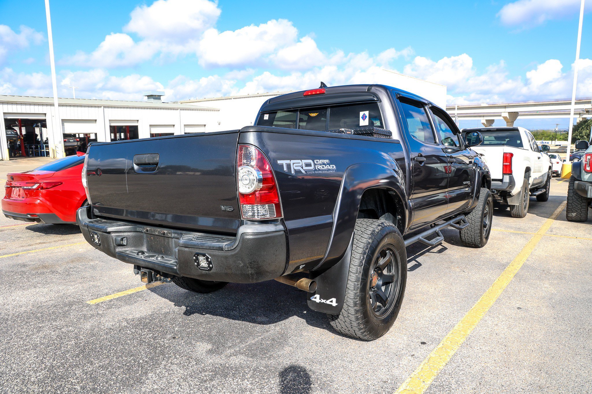 Used 2013 MAGNETIC GRAY MET Toyota DBL CAB 4WD V6 AT image 7
