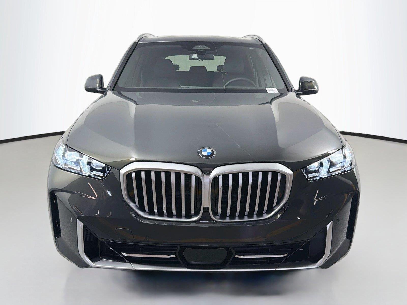 New 2026 Dravit Grey Metallic BMW sDrive40i image 2