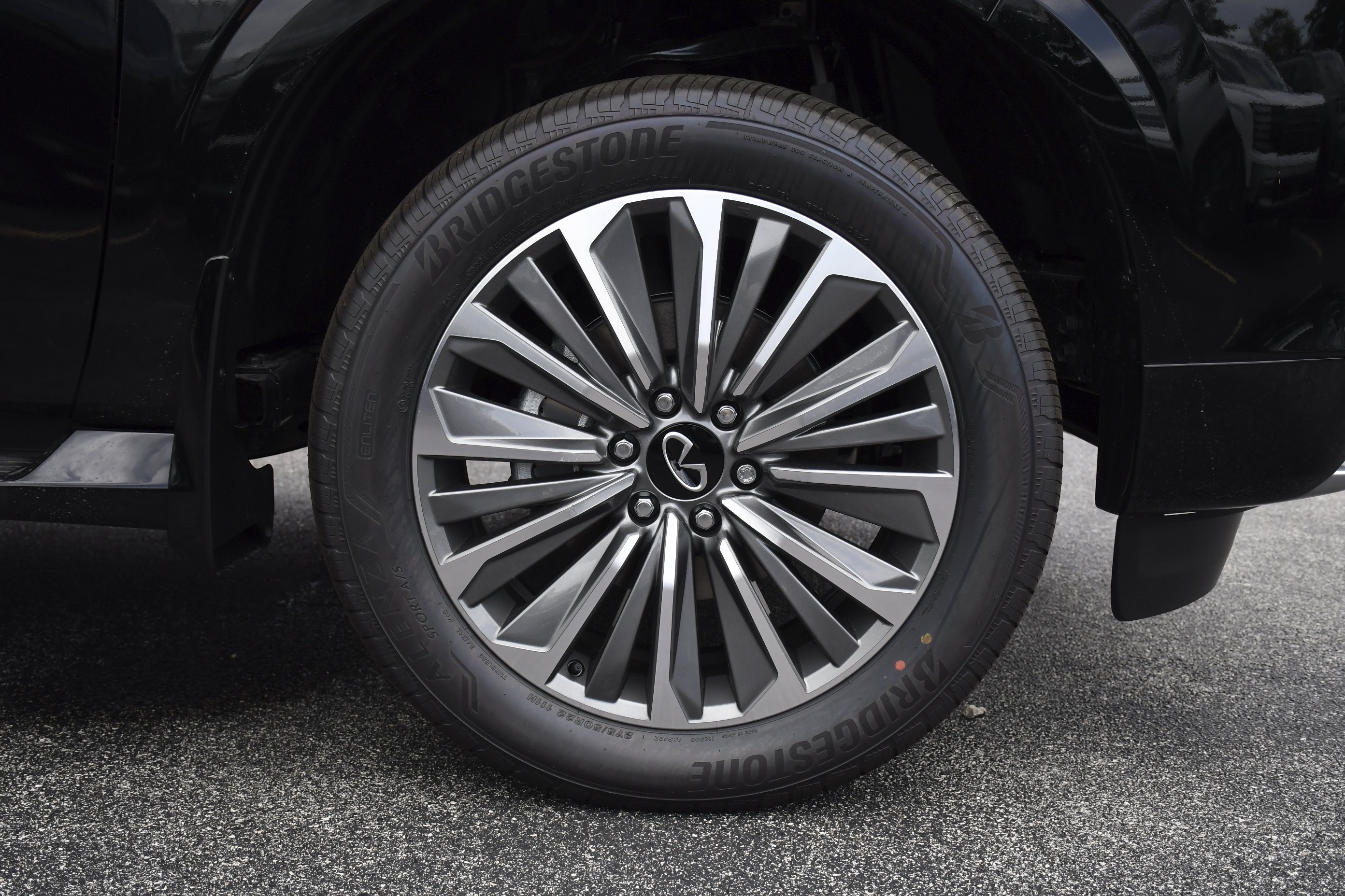 New 2026 BLACK OBSIDIAN INFINITI Luxe 2WD image 38