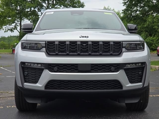 New 2026 Silver Zynith Exterior Paint Jeep 85th Anniversary Edition image 3
