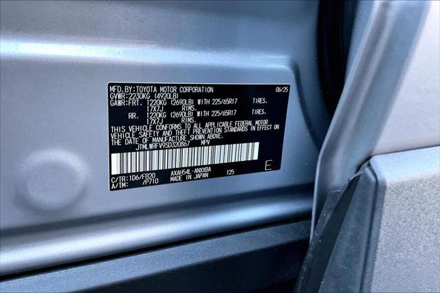 Certified Used 2025 SILVER SKY METALLIC Toyota  image 34