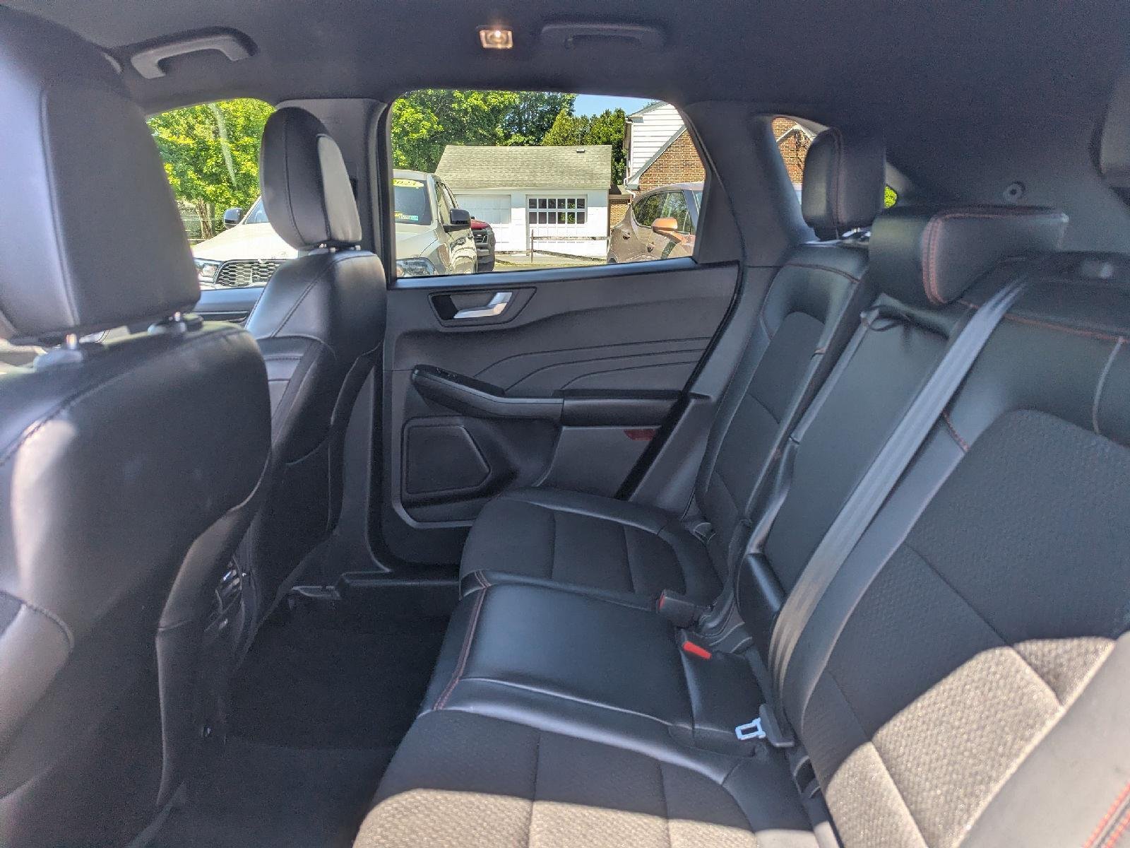 Used 2025 Carbonized Gray Metallic Ford ST-Line Select image 29