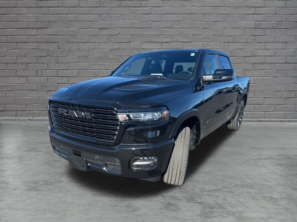 New 2026 Diamond Black Crystal Pearl-Coat Exterior Paint RAM Laramie image 4