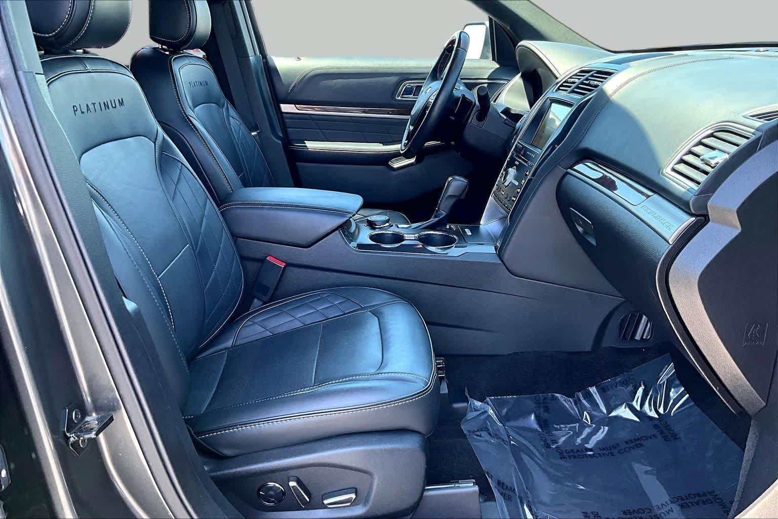 Used 2017 Magnetic Metallic Ford Platinum image 8