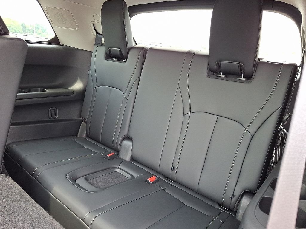 Used 2026 Black INFINITI LUXE image 12