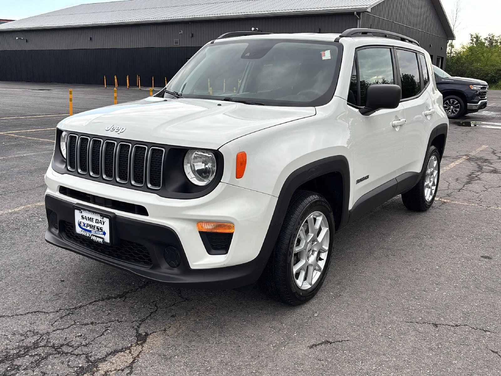 Used 2022 Alpine White Clearcoat Jeep Sport image 5