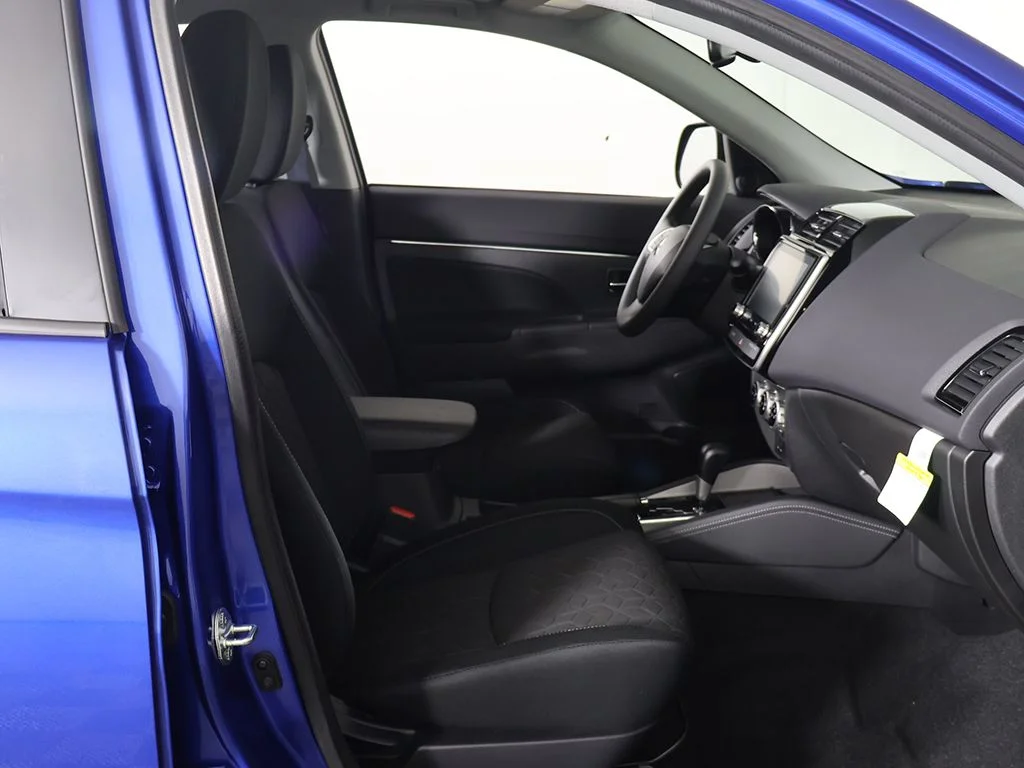 New 2026 Blue Mitsubishi 2.0 ES image 22