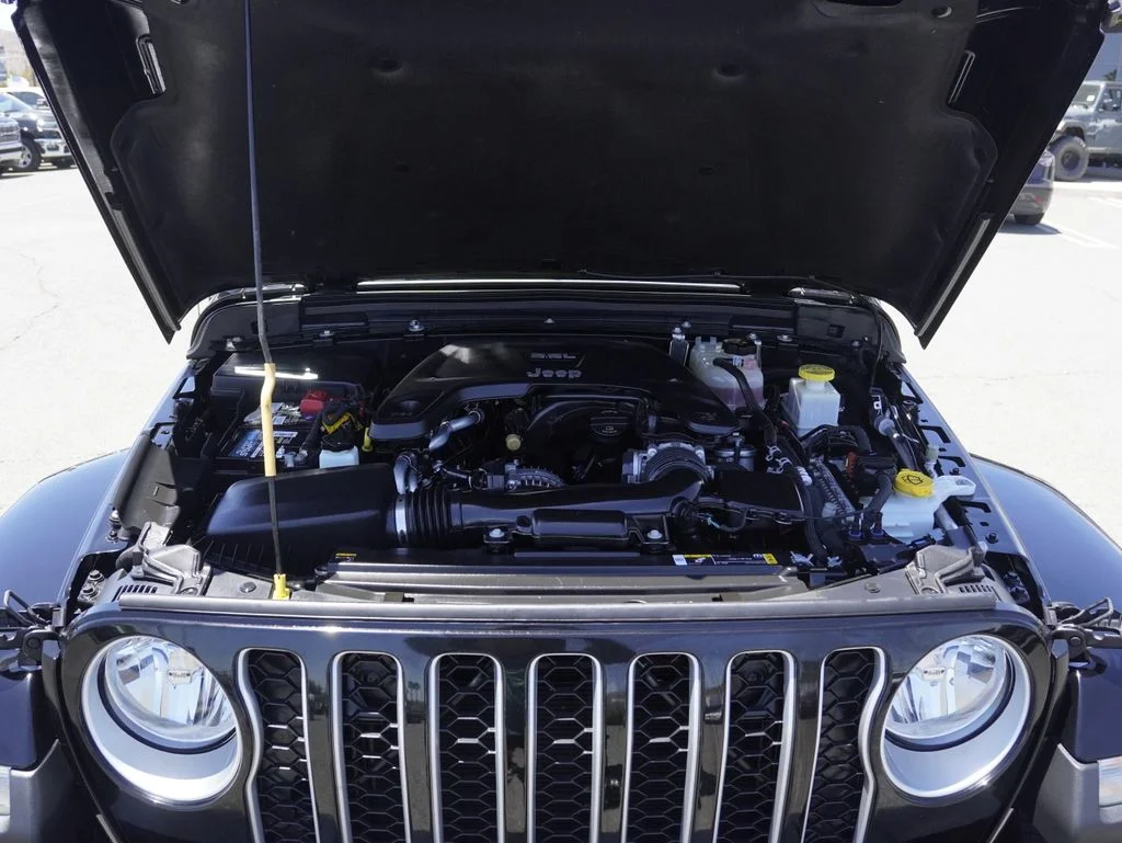 Certified Used 2021 Black Jeep Overland image 37