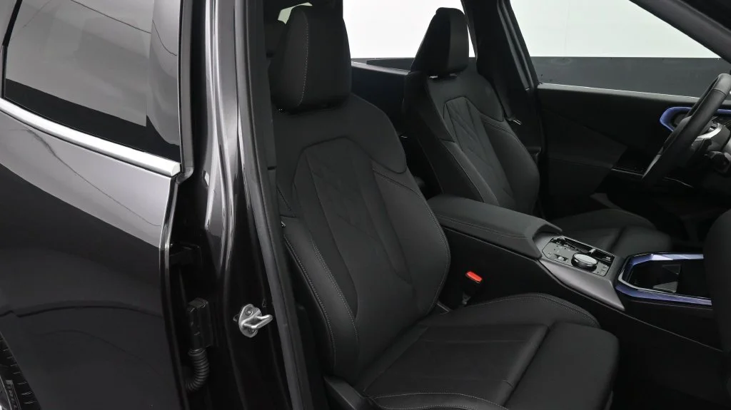 New 2026 Dark Graphite Metallic BMW 30 xDrive image 17