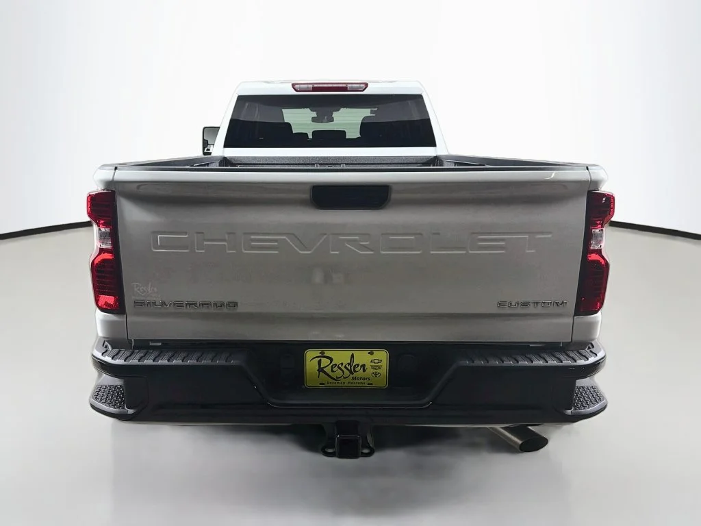 New 2026 Summit White Chevrolet Custom image 7