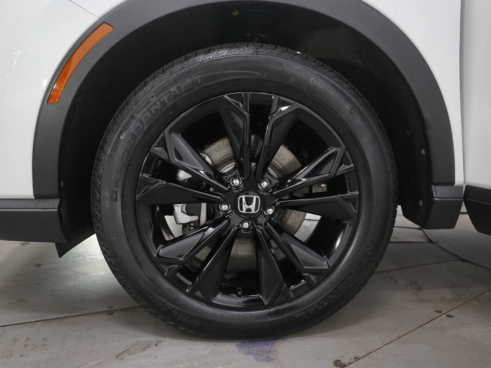 Used 2025 Platinum White Pearl Honda Sport Touring AWD image 32