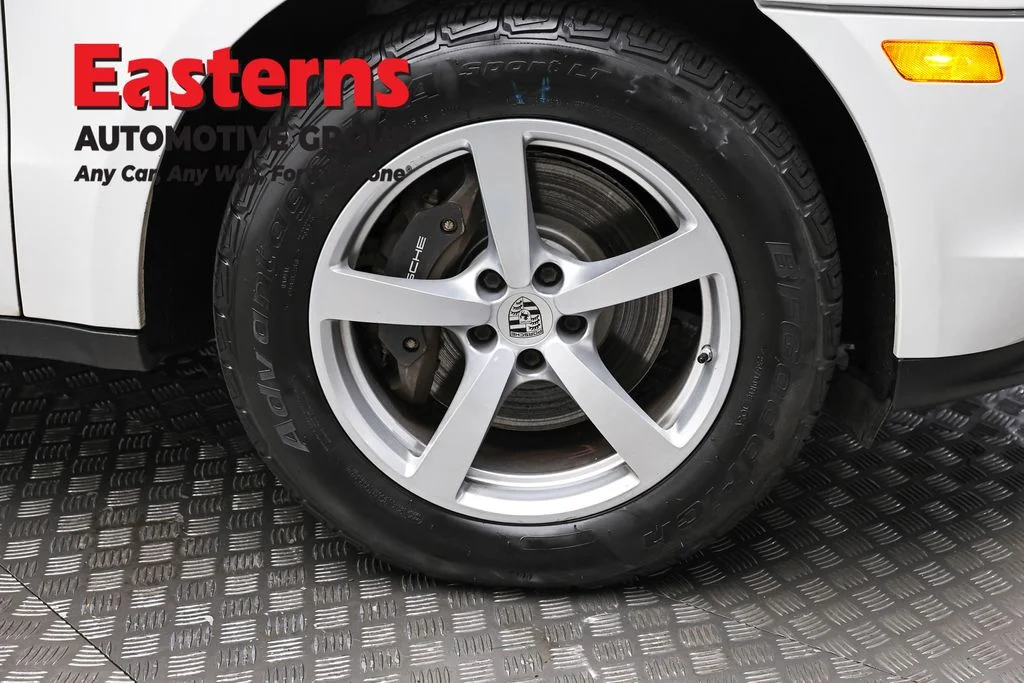 Used 2021 White Porsche Base image 37