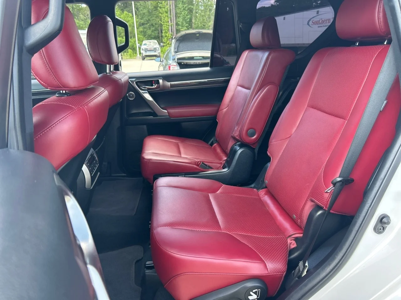Used 2023  Lexus GX 460 Luxury image 19