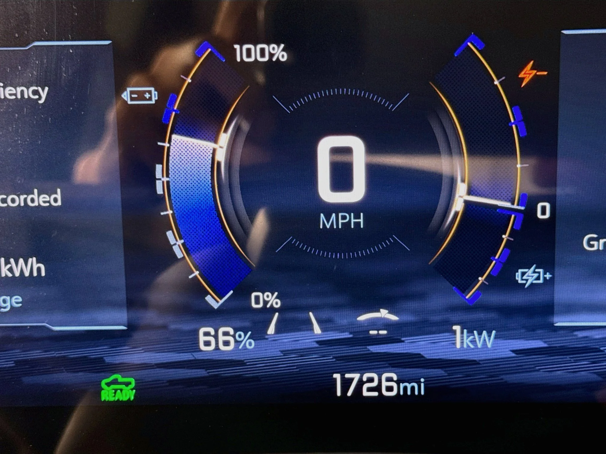 Used 2025 Summit White Chevrolet RST - Extended Range image 14