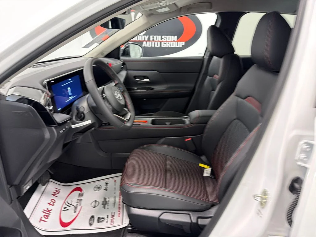 New 2026 Aspen White TriCoat Nissan SR image 8
