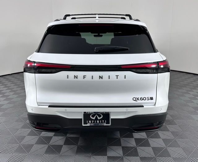 Certified Used 2026 White INFINITI SPORT image 6