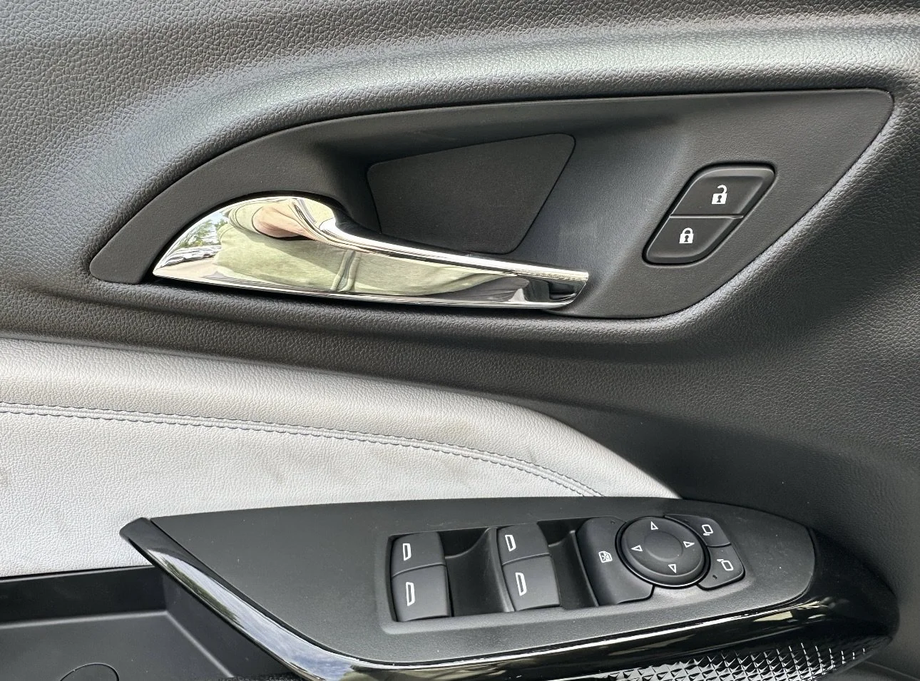 New 2026 Summit White Chevrolet LT image 9