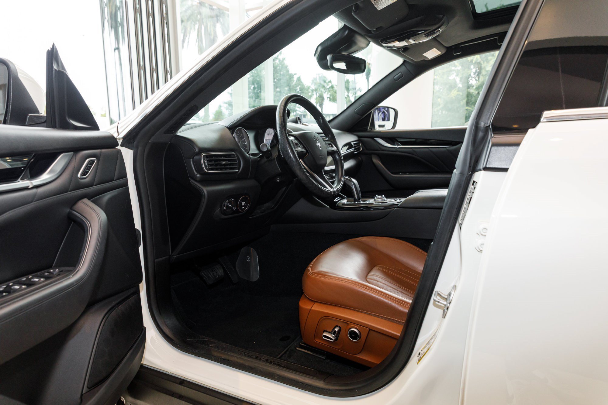 Used 2023 Bianco Maserati GT image 29