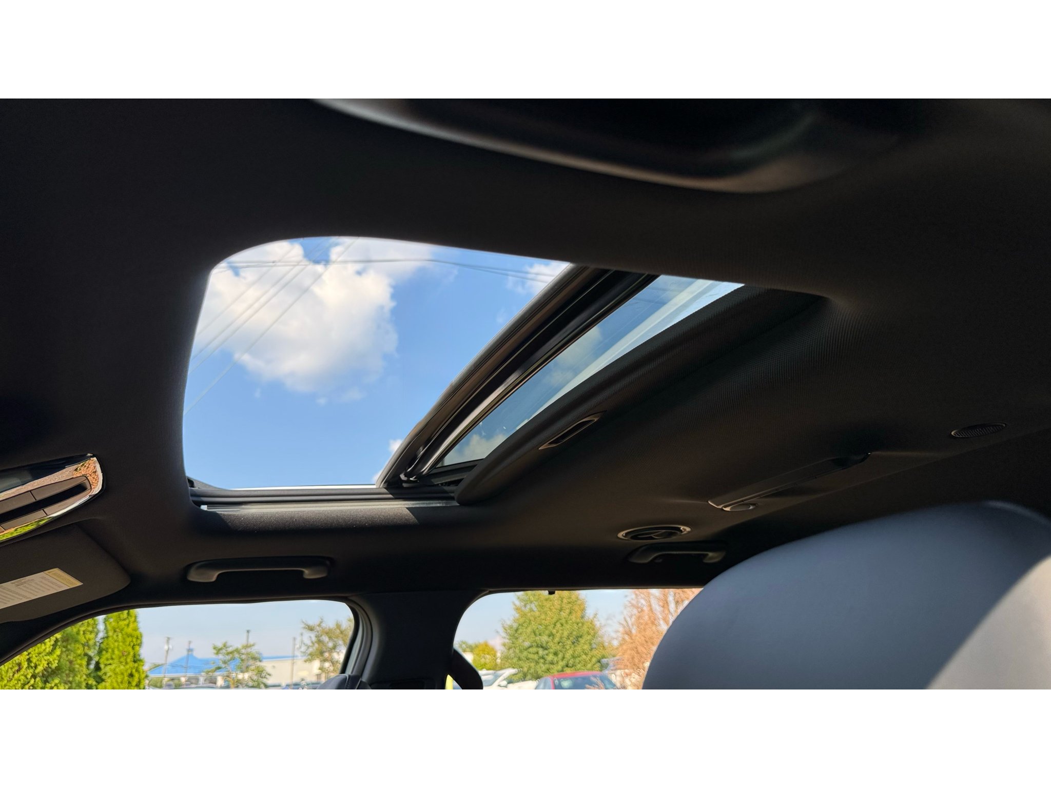 New 2027 Glacial White Pearl Kia EX image 26