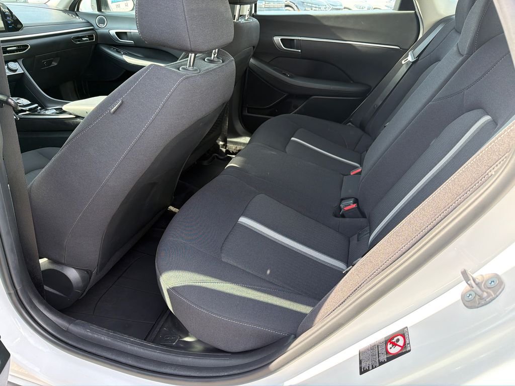 Used 2023 White Hyundai SEL image 20