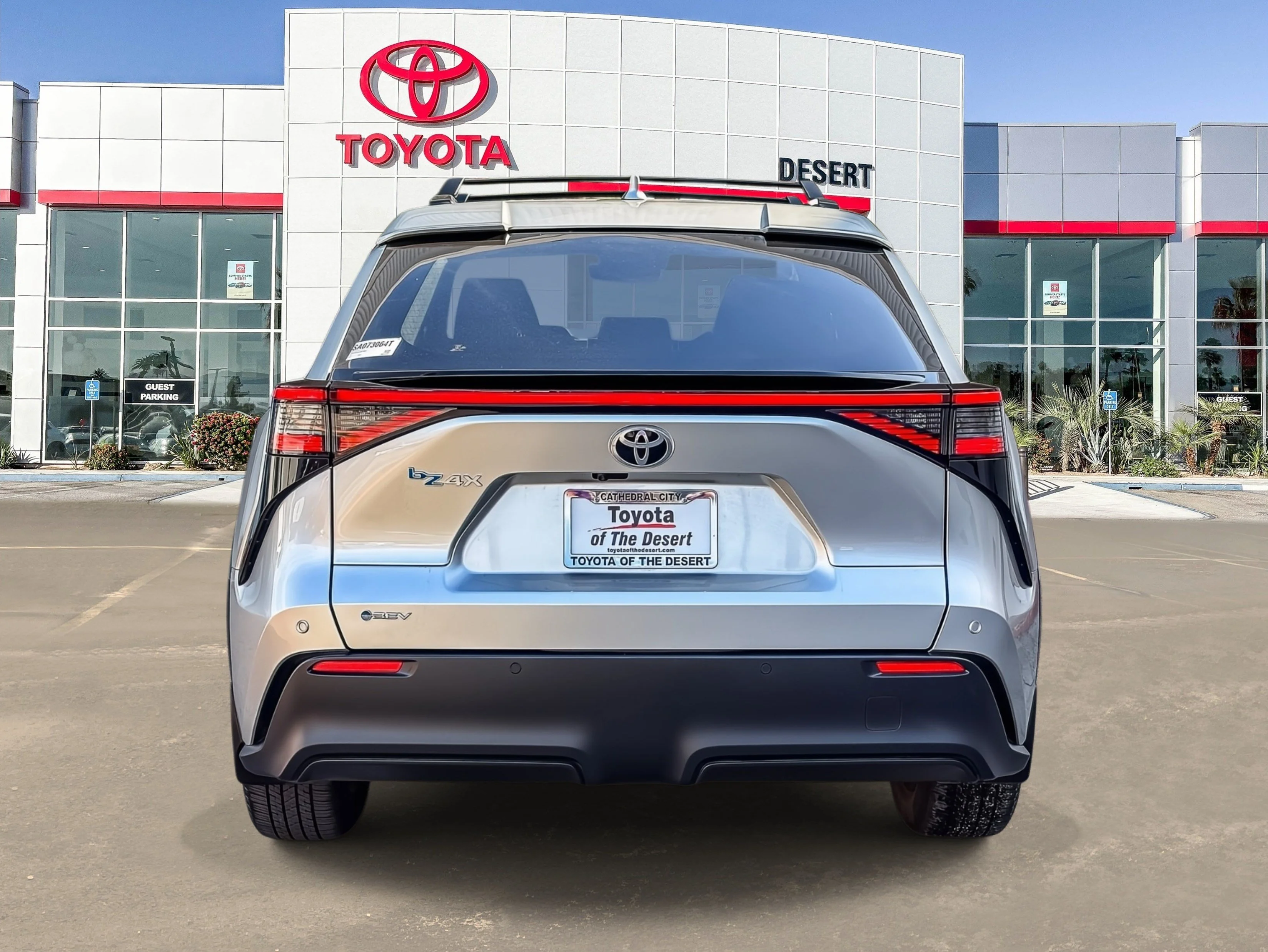 Used 2025 Silver Metallic Toyota XLE image 5