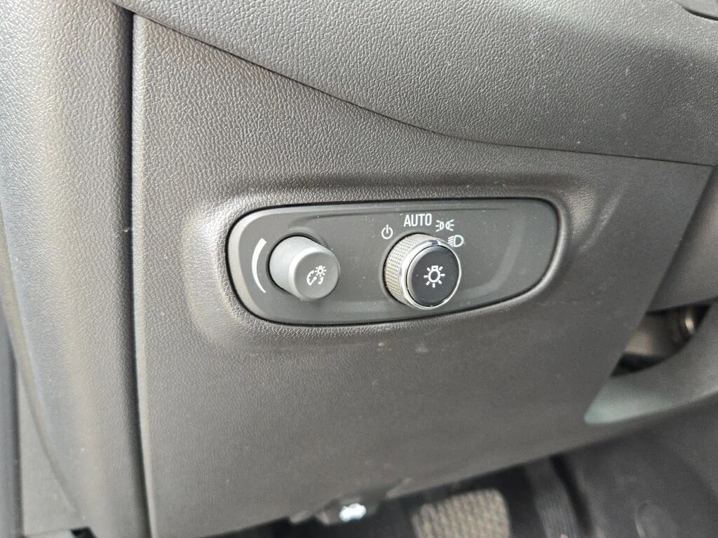 Used 2023 Gray Chevrolet LT image 23