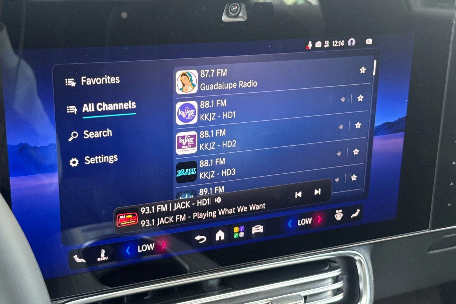 New 2027 MANUFAKTUR Alpine Grey Mercedes-Benz CLA 220 image 14