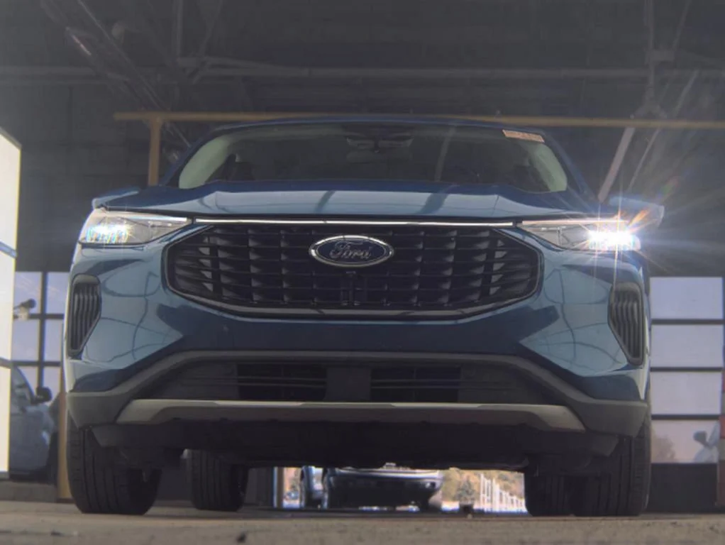 Used 2023 Blue Metallic Ford Active image 4
