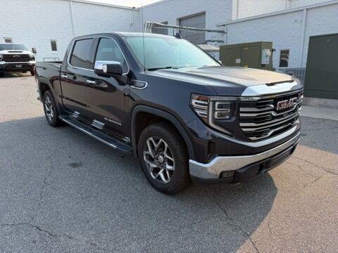 Used 2022 Titanium Rush Metallic GMC SLT image 2