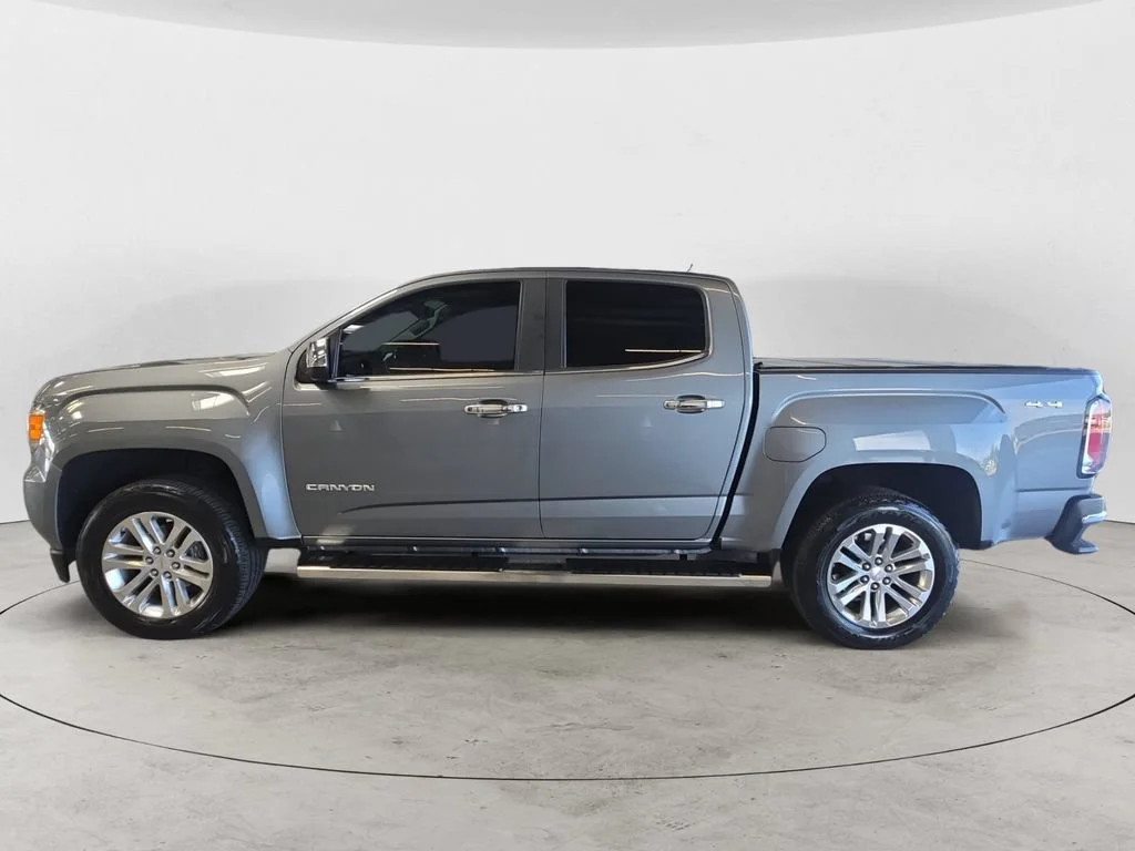 Used 2018 SATIN STEEL METALLIC GMC 4WD SLT image 8