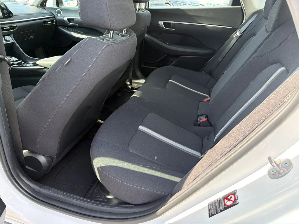 Used 2023 White Hyundai SEL image 20