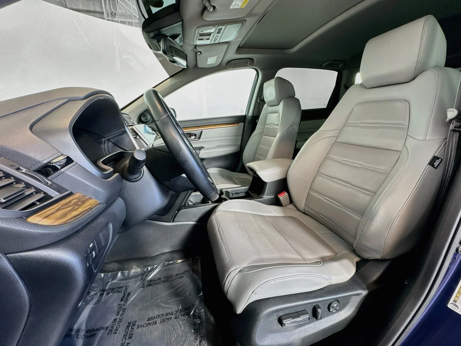 Used 2018 Obsidian Blue Pearl Honda Touring image 19