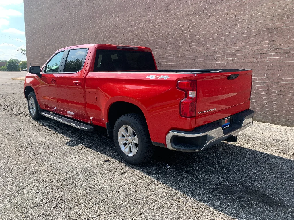 Used 2023 Red Chevrolet LT image 3