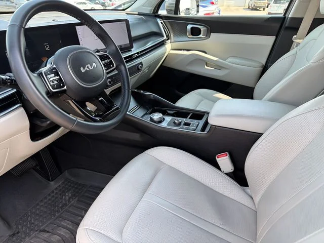 Certified Used 2025 Beige Kia EX image 18