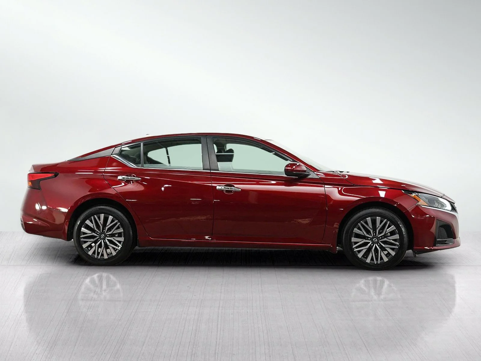 Used 2024 Scarlet Ember Nissan 2.5 SV image 7