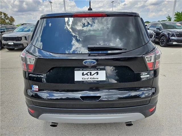 Used 2017 Shadow Black Ford SE Front-wheel Drive image 4