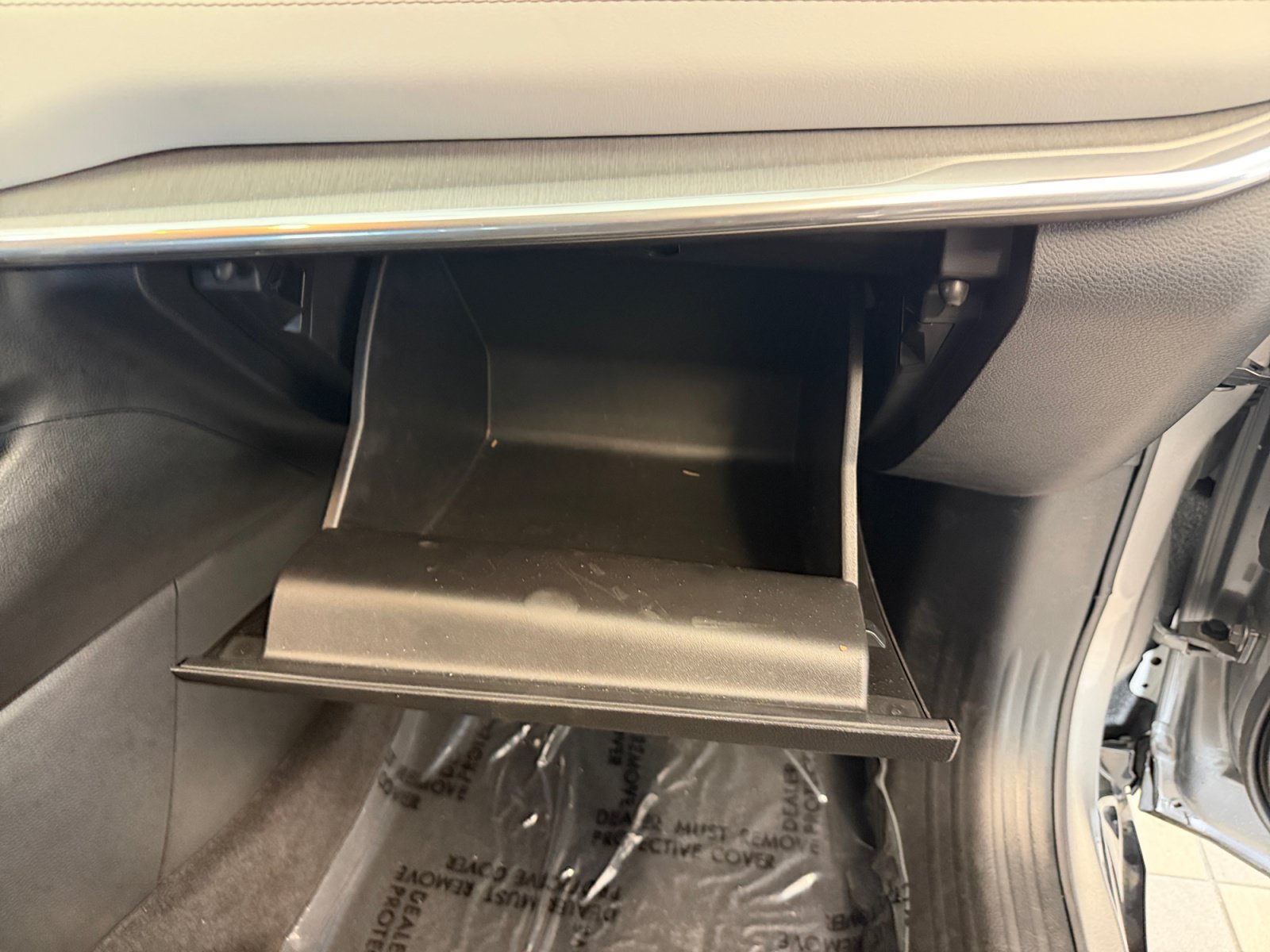 Used 2023 Billet Silver Metallic Clearcoat Jeep Limited image 31