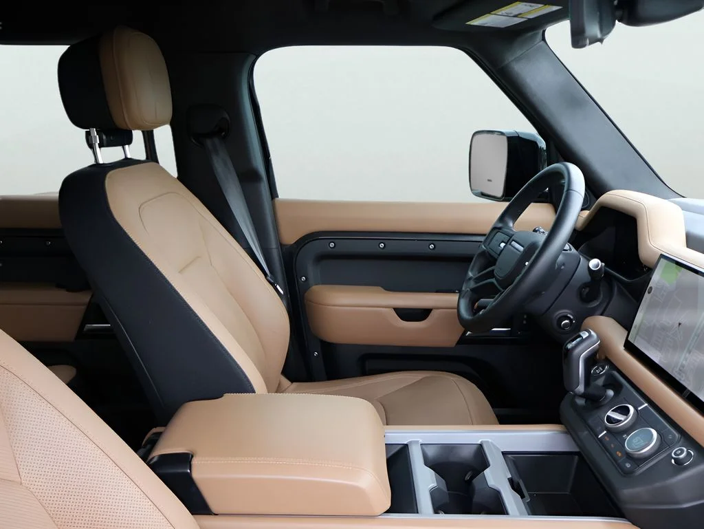 Used 2025 Carpathian Gray Premium Metallic Land Rover X image 8