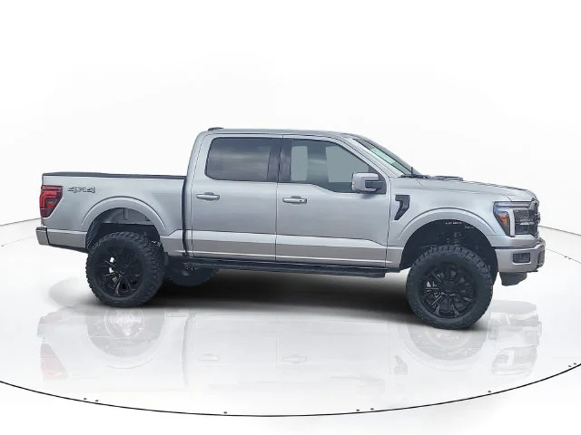 New 2026 Silver Metallic Ford Lariat image 4