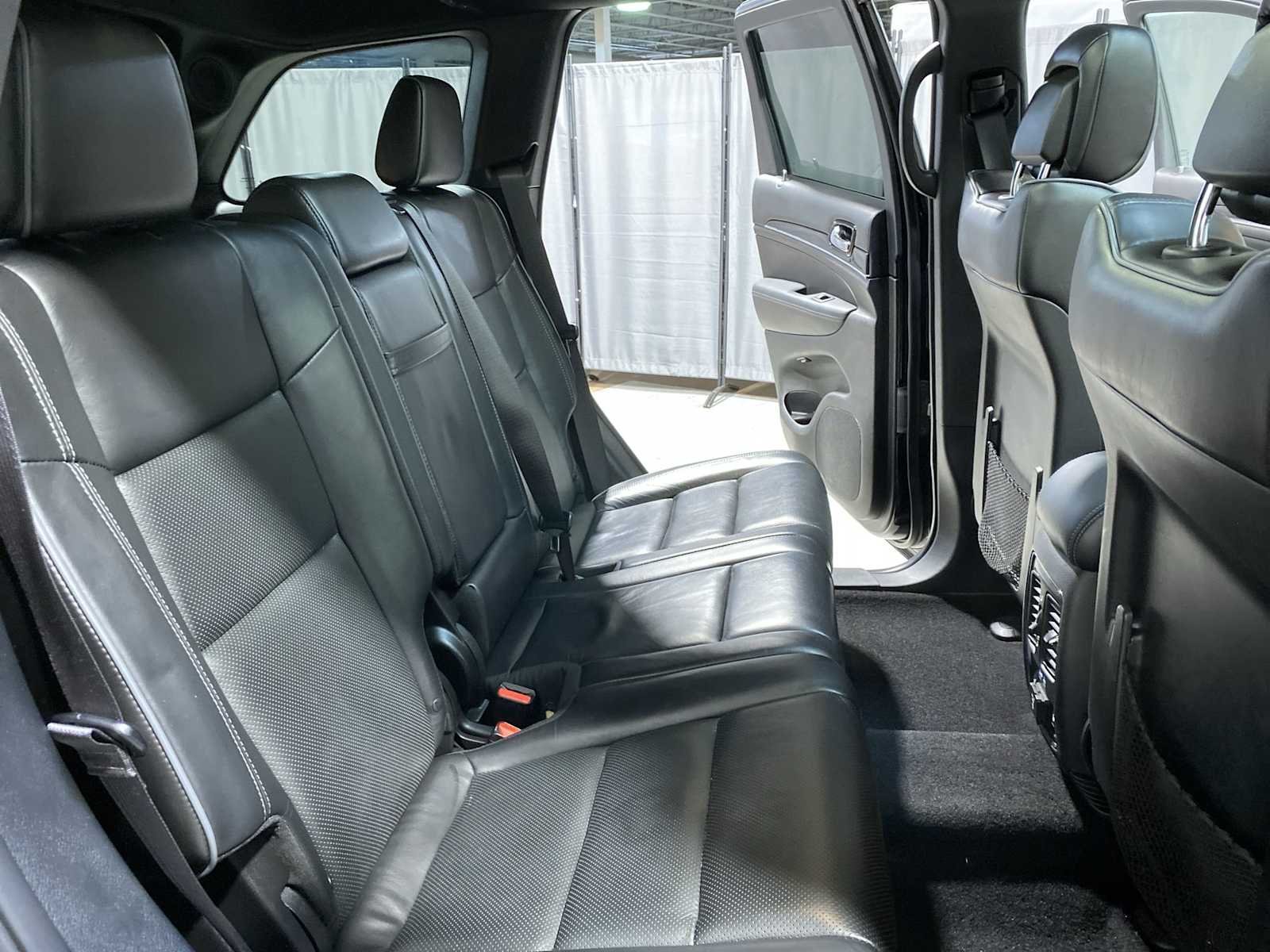 Used 2019 Diamond Black Crystal Pearlcoat Jeep Overland image 13
