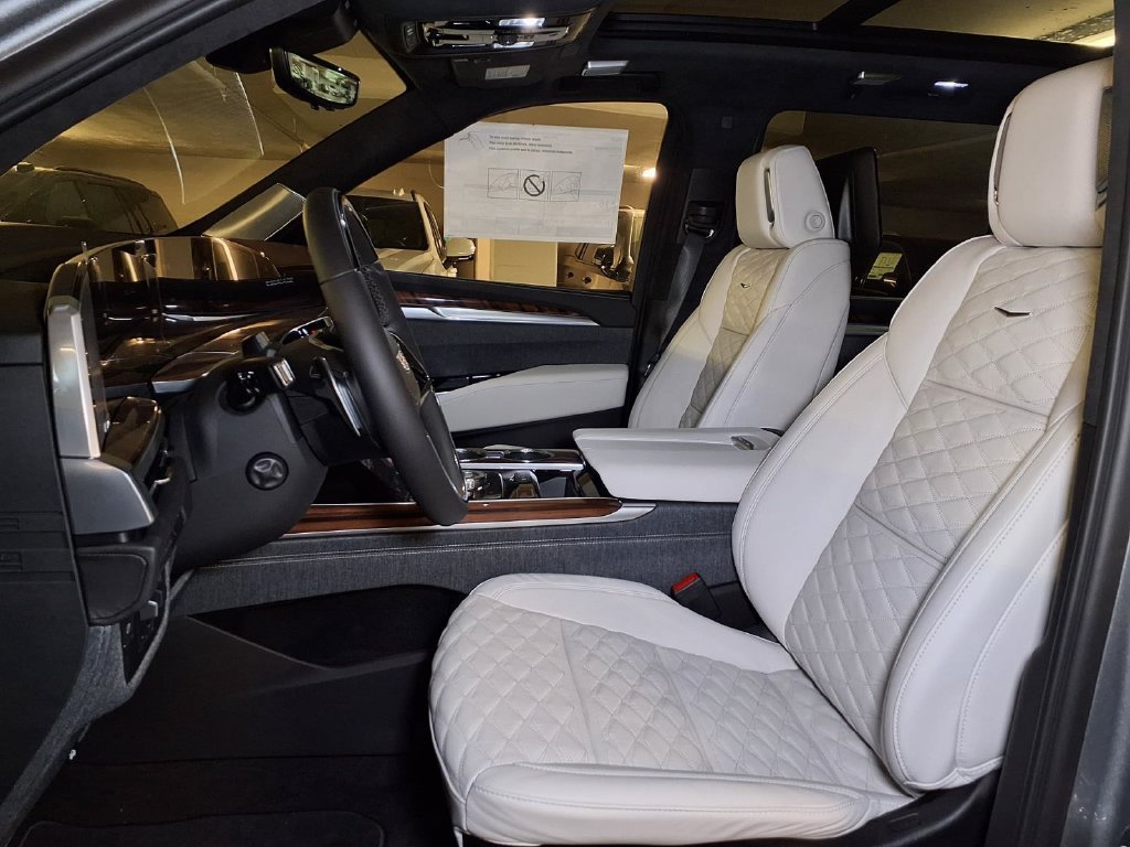 2026 Cadillac Escalade ESV Platinum Sport - Photo 15