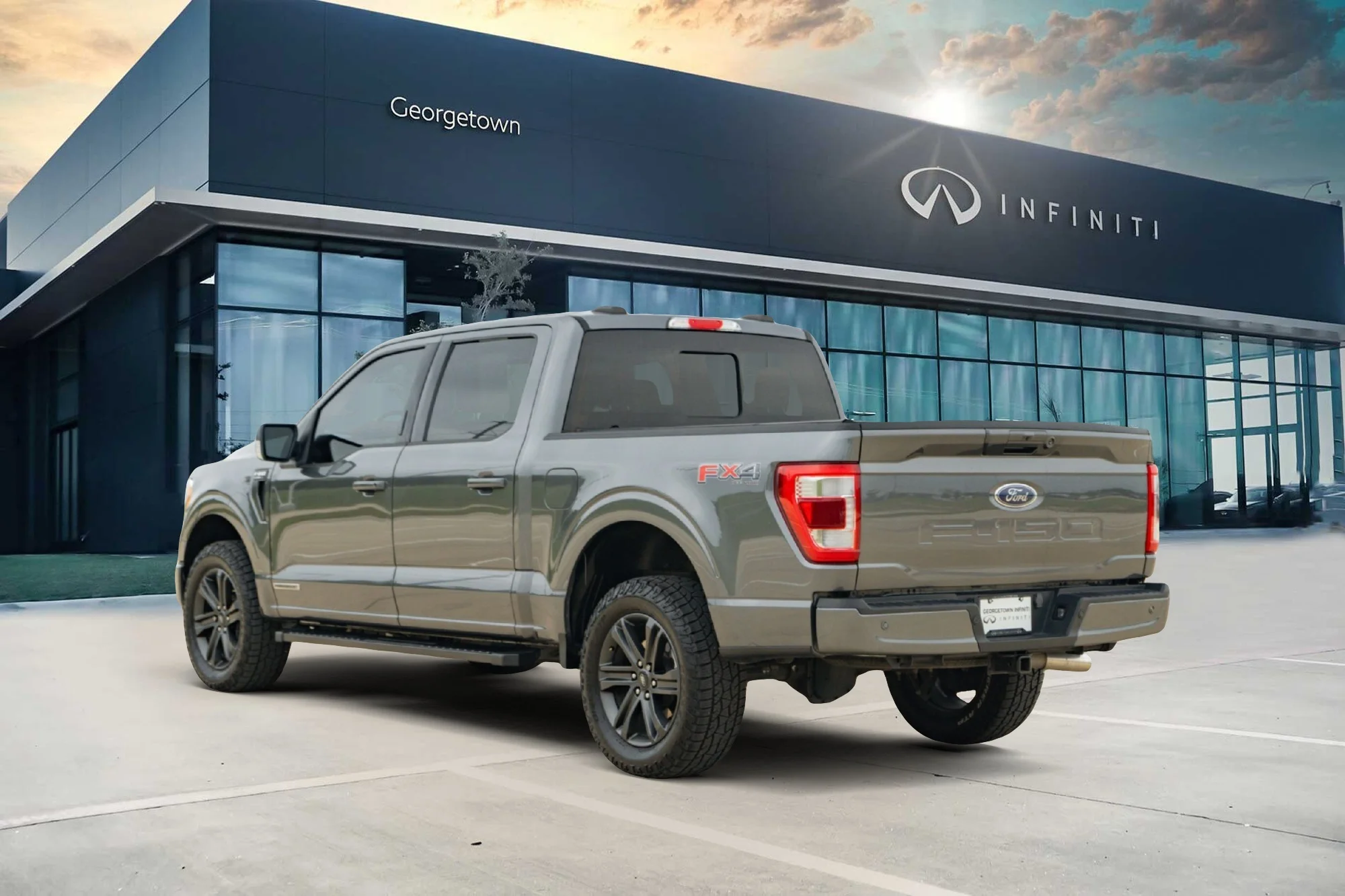 Used 2023 Gray Ford Lariat image 5