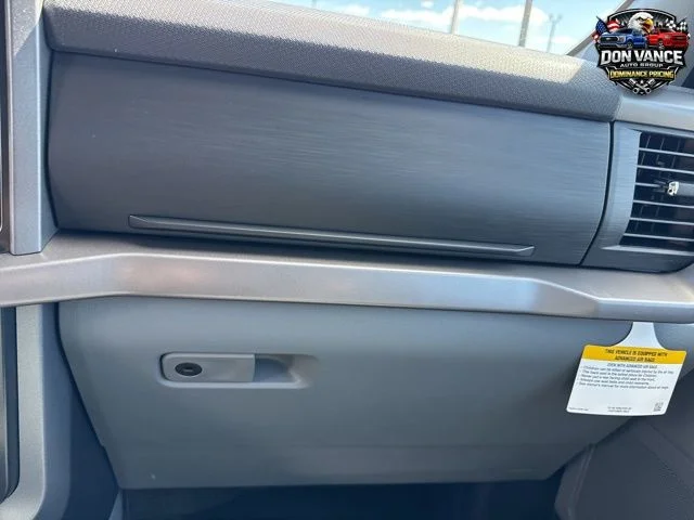 New 2025 Oxford White Ford XLT image 22