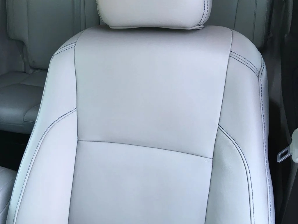 Used 2016 Gray Toyota XLE V6 image 23