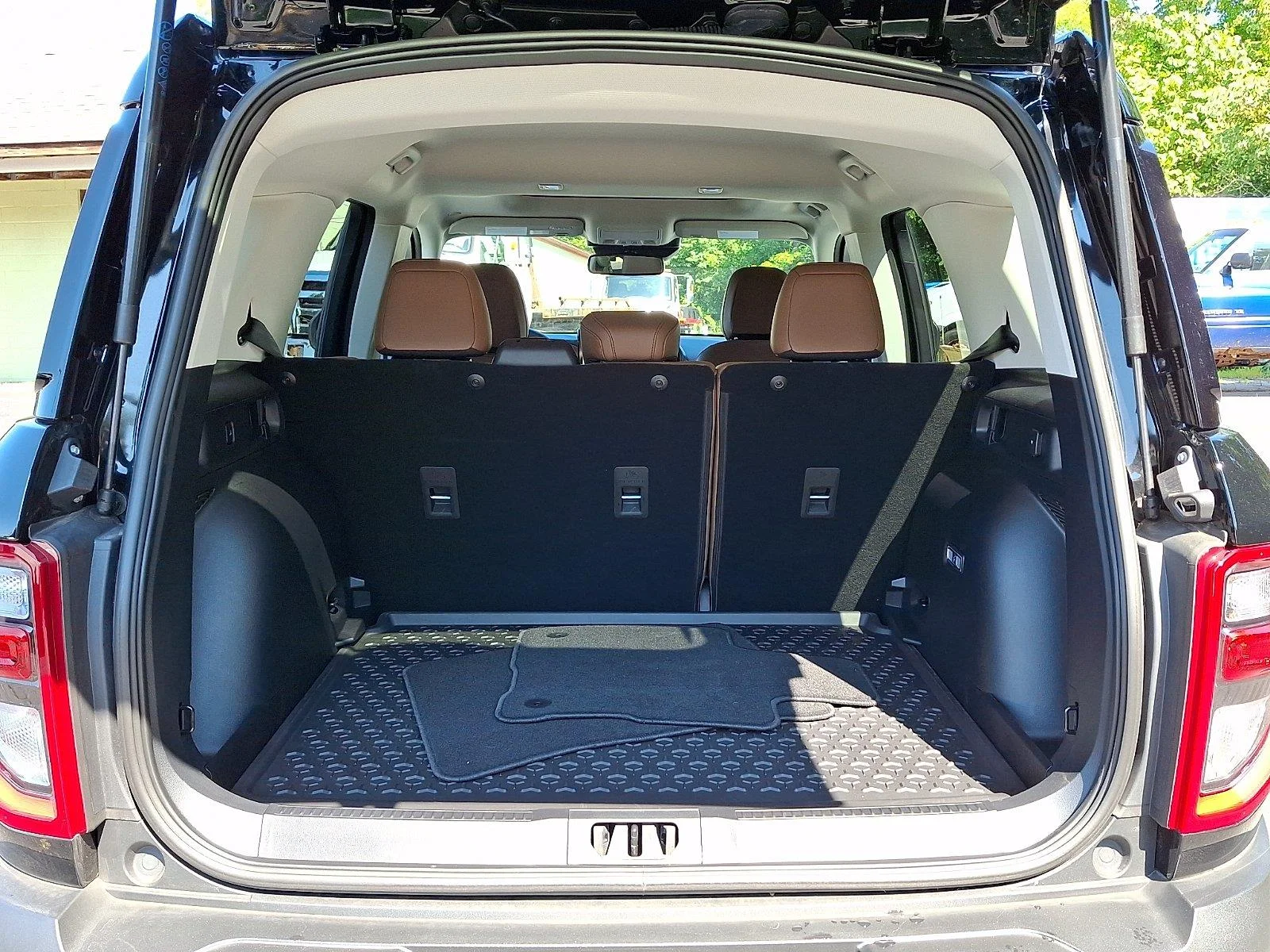 Used 2025 Shadow Black Ford Outer Banks image 29