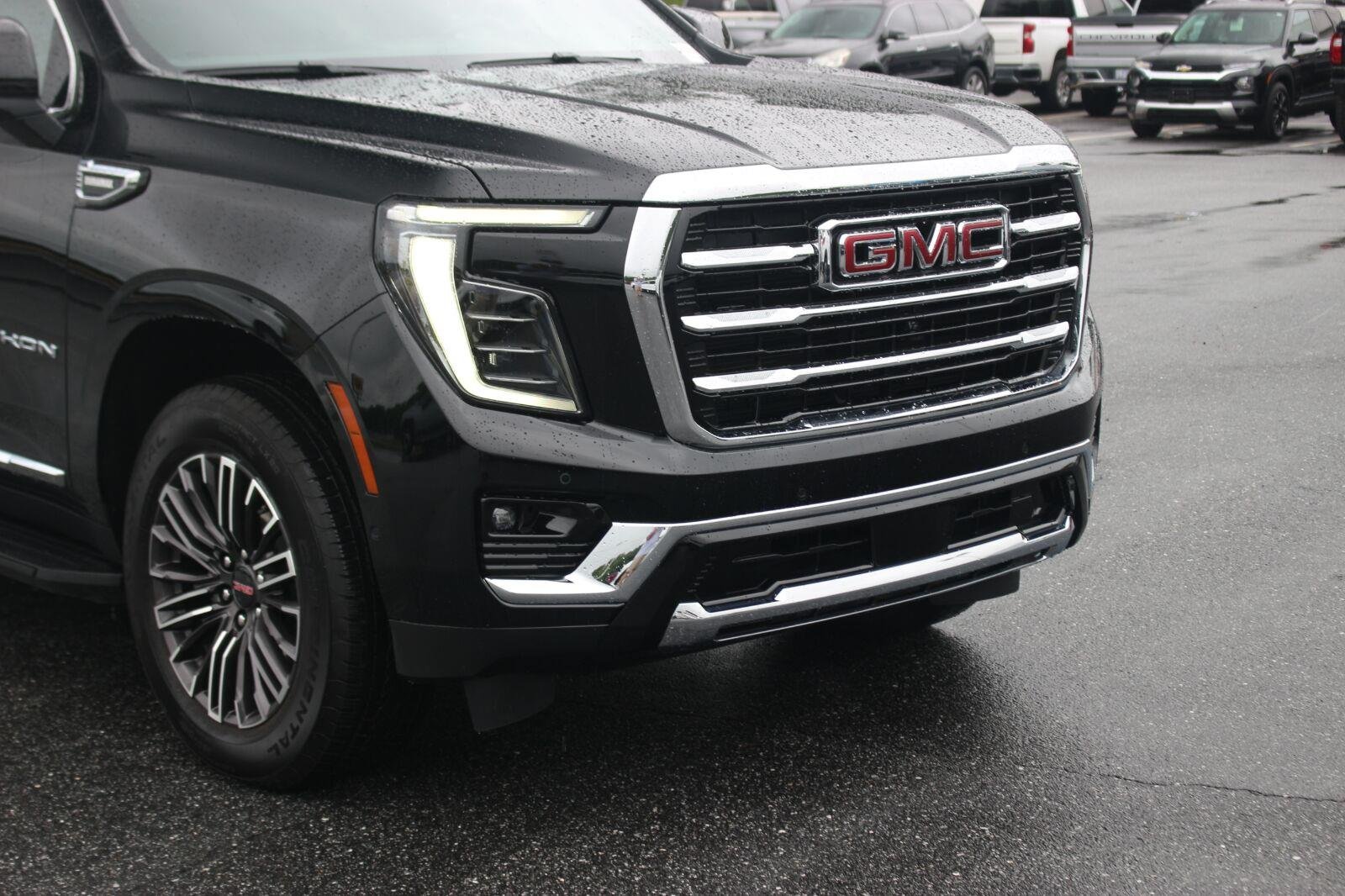Used 2026 Onyx Black GMC Elevation image 9