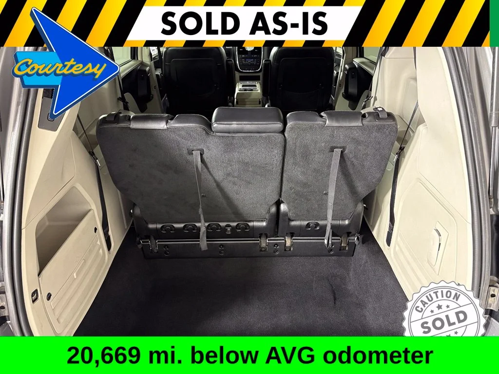 Used 2014 Silver Chrysler Touring image 27