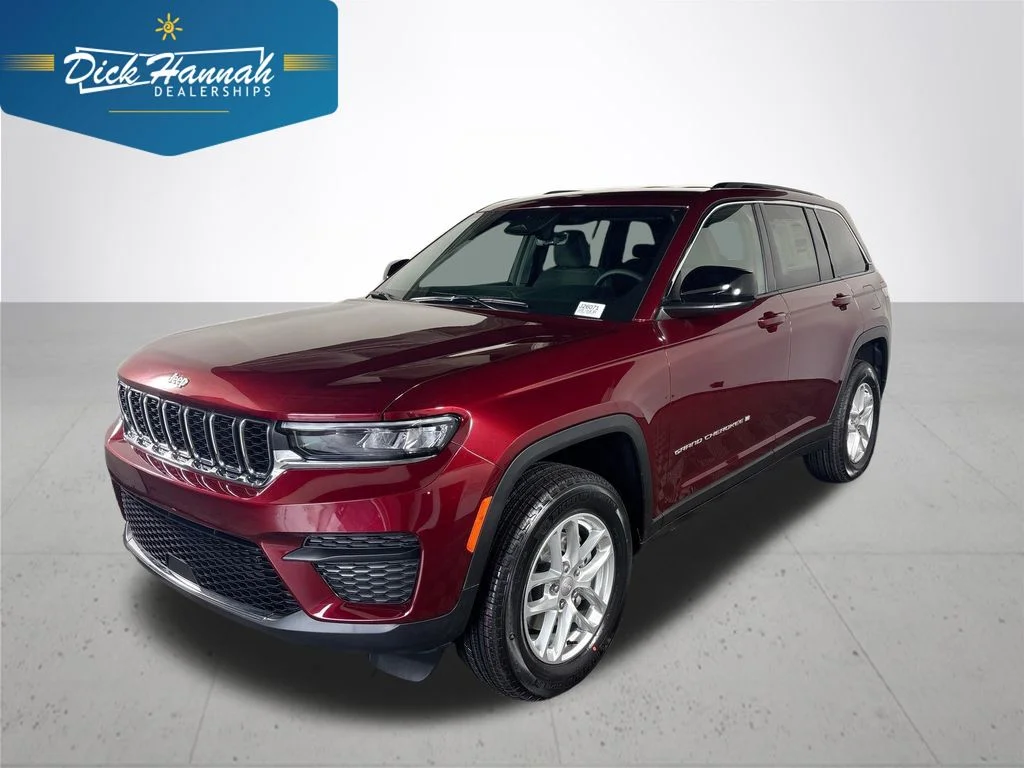 2026 Jeep Grand Cherokee Laredo 4x4's photo
